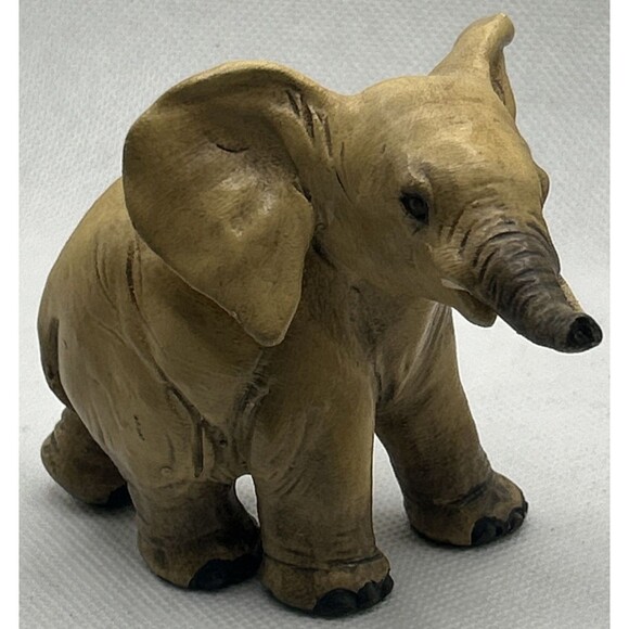 G. Cacciapuoti Other - Vintage Guido Cacciapuoti Ceramic Adult Elephant Artist Signed Made in Italy 4"